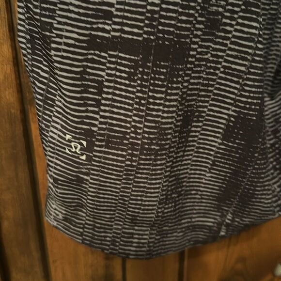 Lululemon T.H.E. Short 9" Linerless, Size XL - Picture 5 of 10